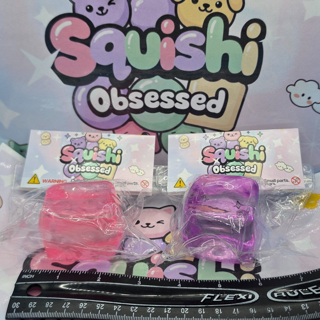 Squishi Obsessed Ultra Satisfying 4-Pack Moldable Gel Filled Cube Squishy!2
